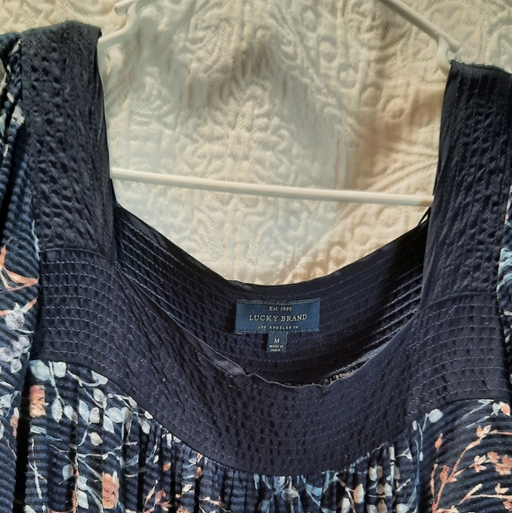 Lucky Brand Blouse Womans Medium Navy Floral Peasant Lightweight Boholemian - Picture 3 of 12